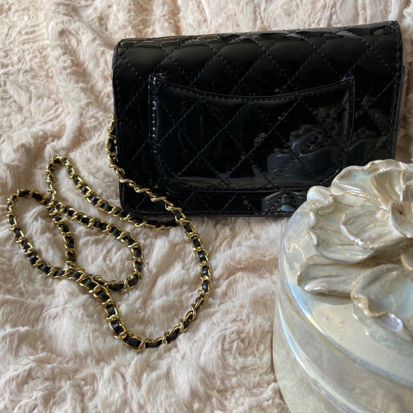 ❤️SOLD🔴❌💥PATENT LEATHER QUILTED BAG❤️ - Picture 5 of 10